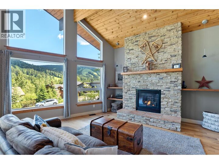 Property Photo: 2429 Fairways Drive BC V0E 5N0