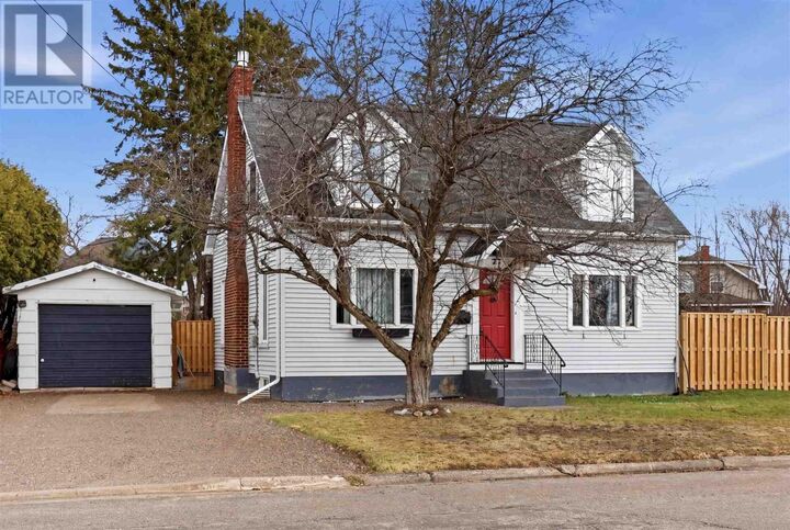 Property Photo:  32 Salisbury Ave  ON P6B 1L7 