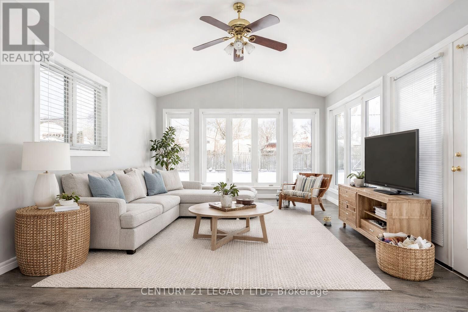 Property Photo:  62 Woodelm Drive  ON L2M 4N3 