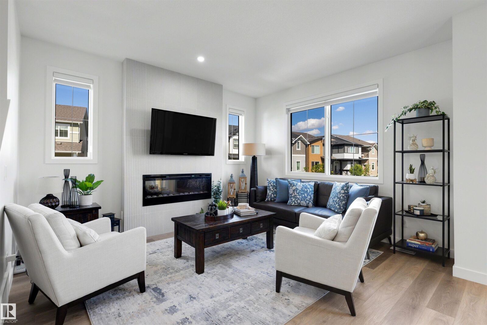 Property Photo:  3569 Erlanger Link Link NW  AB T6M 1J5 