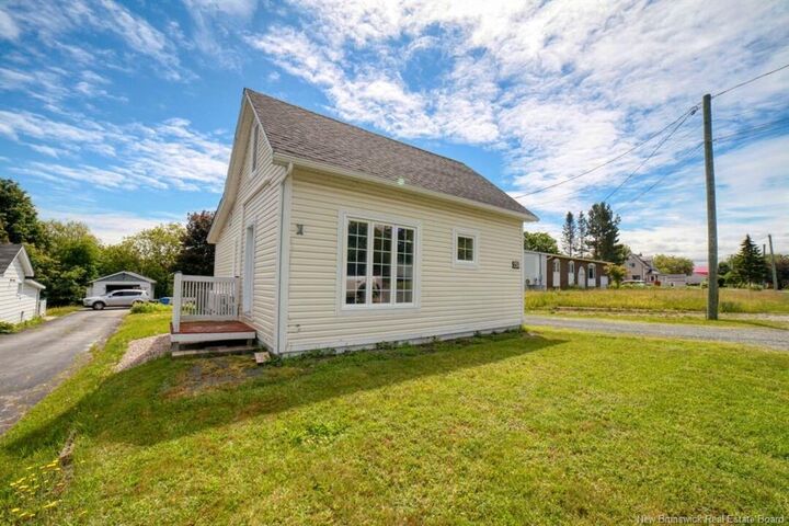 Property Photo:  250 Raymond  NB E2A 2V9 