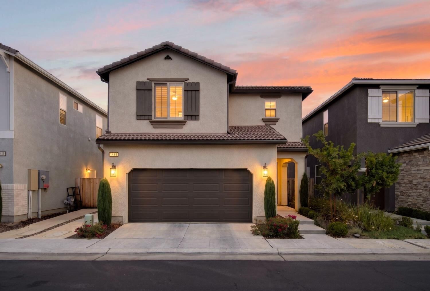 Property Photo:  1426 E Via Dorata Way  CA 93730 