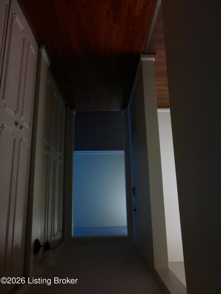 Property Photo:  165 Thierman Ln 208  KY 40207 
