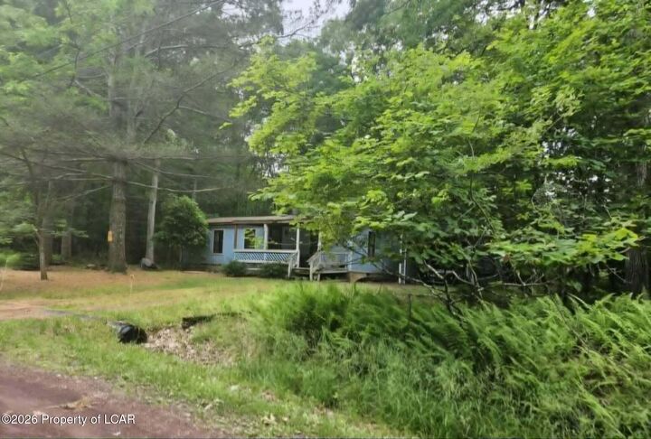 Property Photo:  12 Hillary Drive  PA 18661 