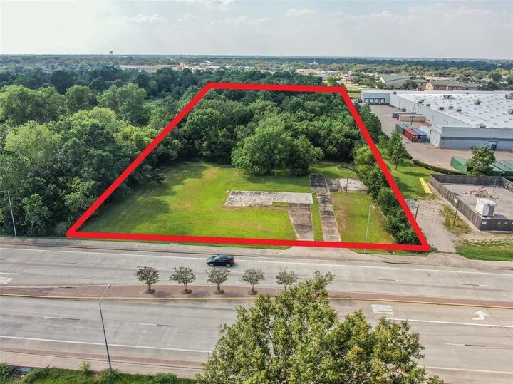 Property Photo:  3302 Dixie Farm Road  TX 77581 