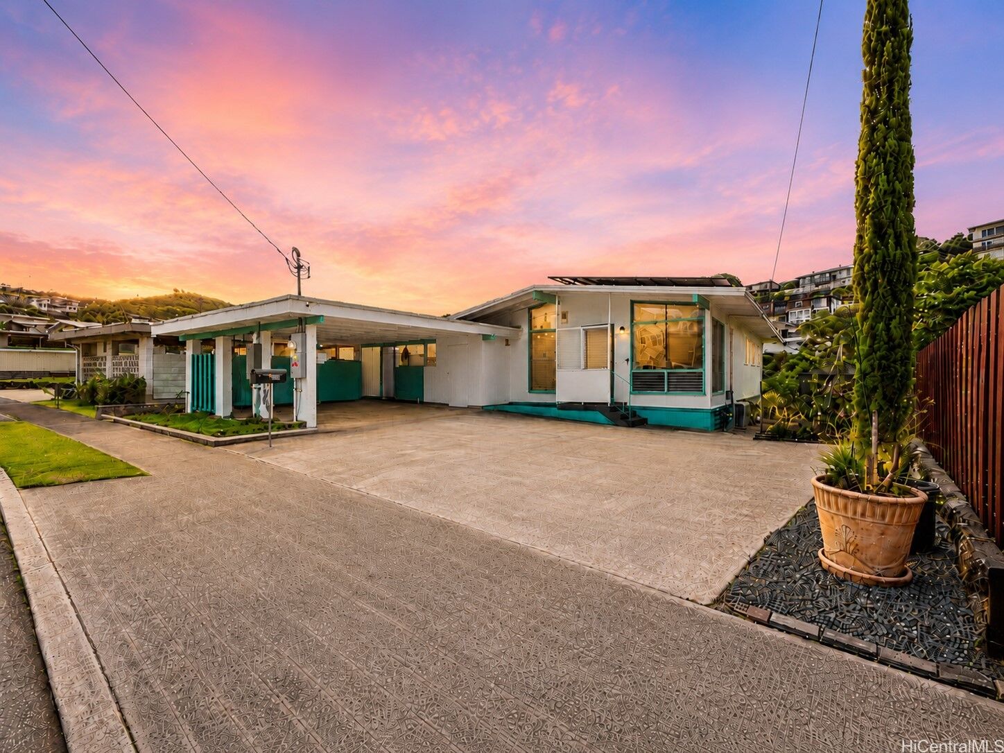 Property Photo:  1453 Onipaa Street  HI 96819 