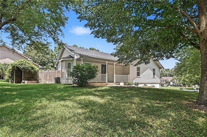 Property Photo:  1720 Regency Drive  MO 64060 