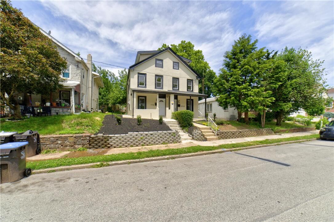 Property Photo:  1717 Willow Street  PA 19401 