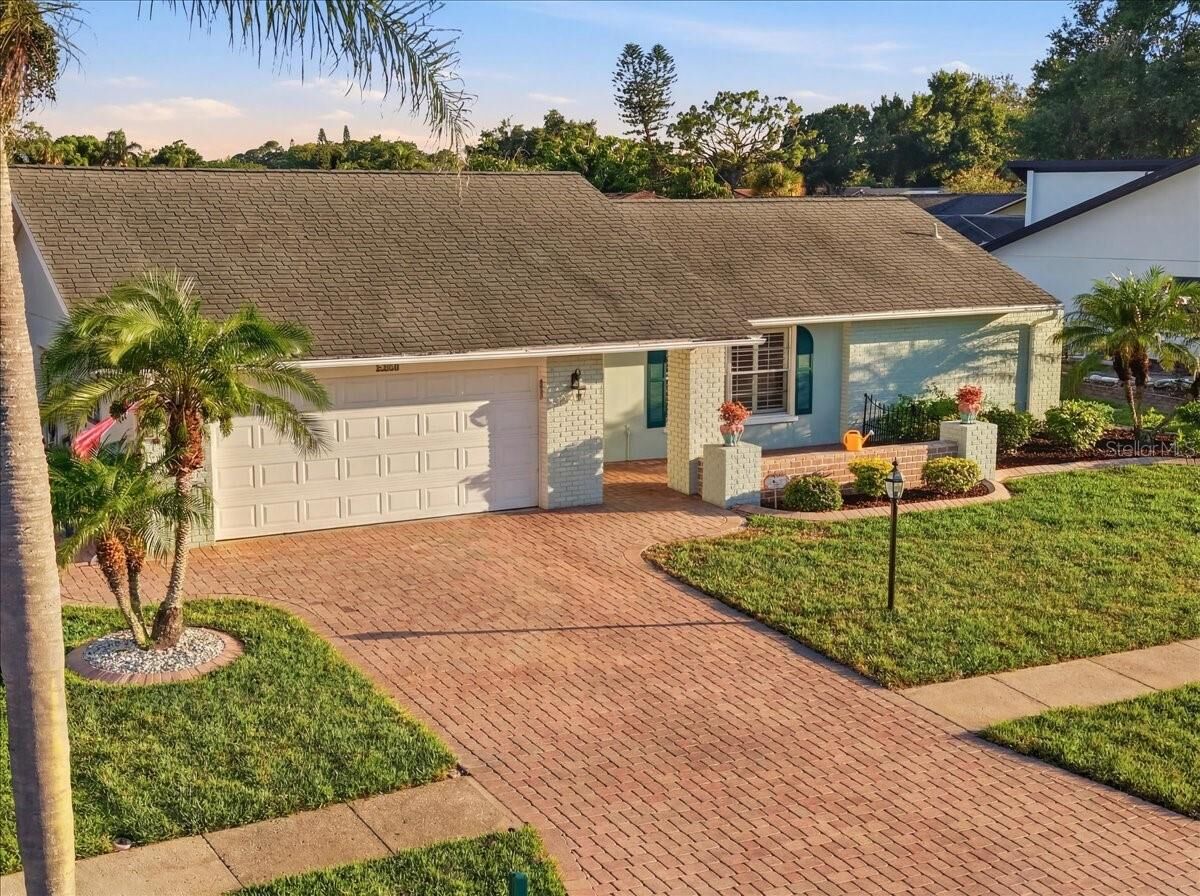 Property Photo:  4140 Eastwood Drive  FL 34232 