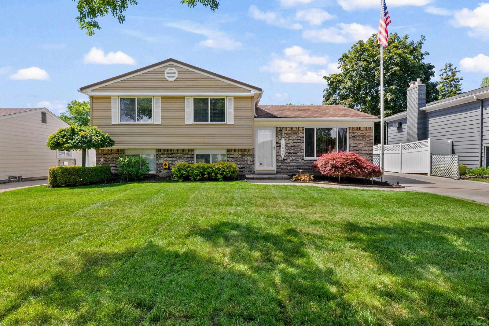 Property Photo:  14890 Alma Drive  MI 48313 
