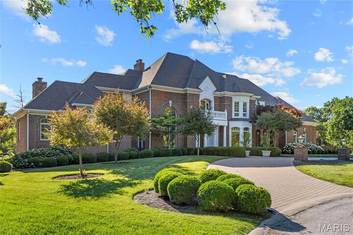 Property Photo:  41 Manderleigh Estate  MO 63131 