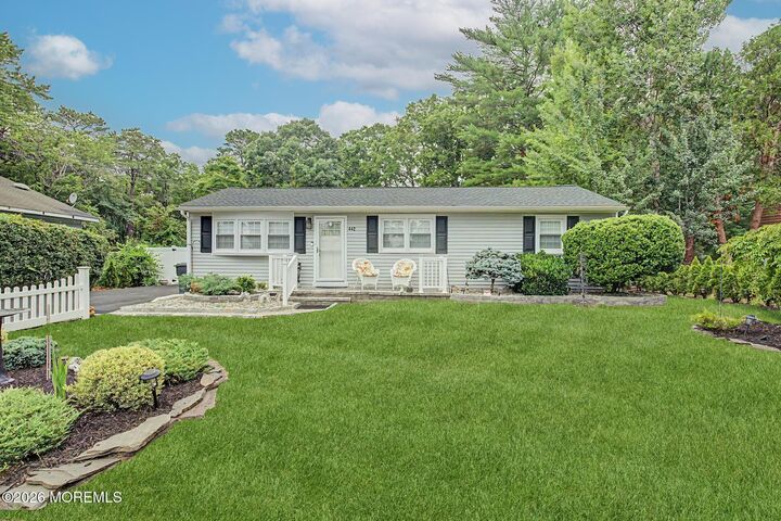 Property Photo:  442 Irving Place  NJ 08755 