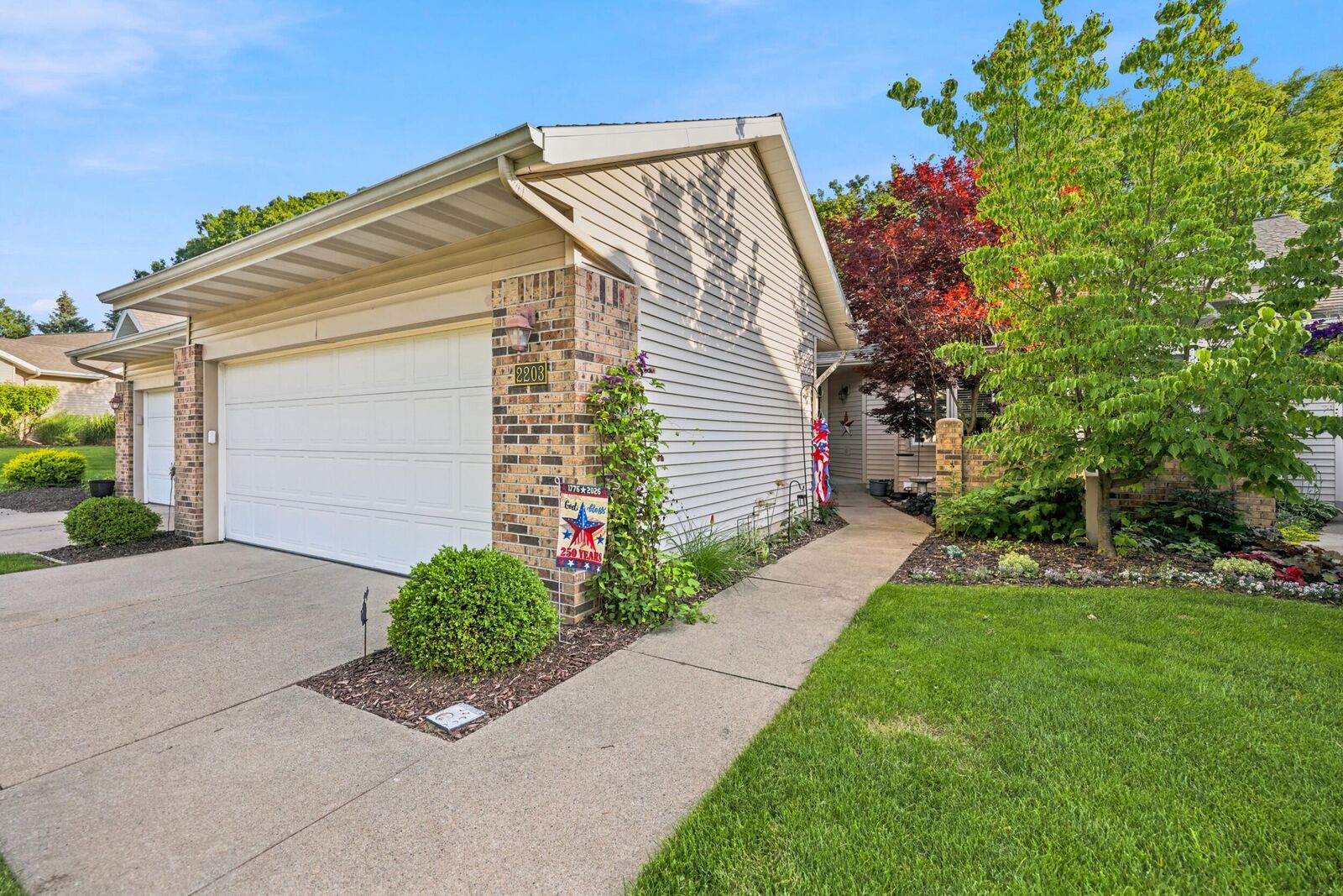 Property Photo:  2203 Shetland Drive NE  MI 49505 