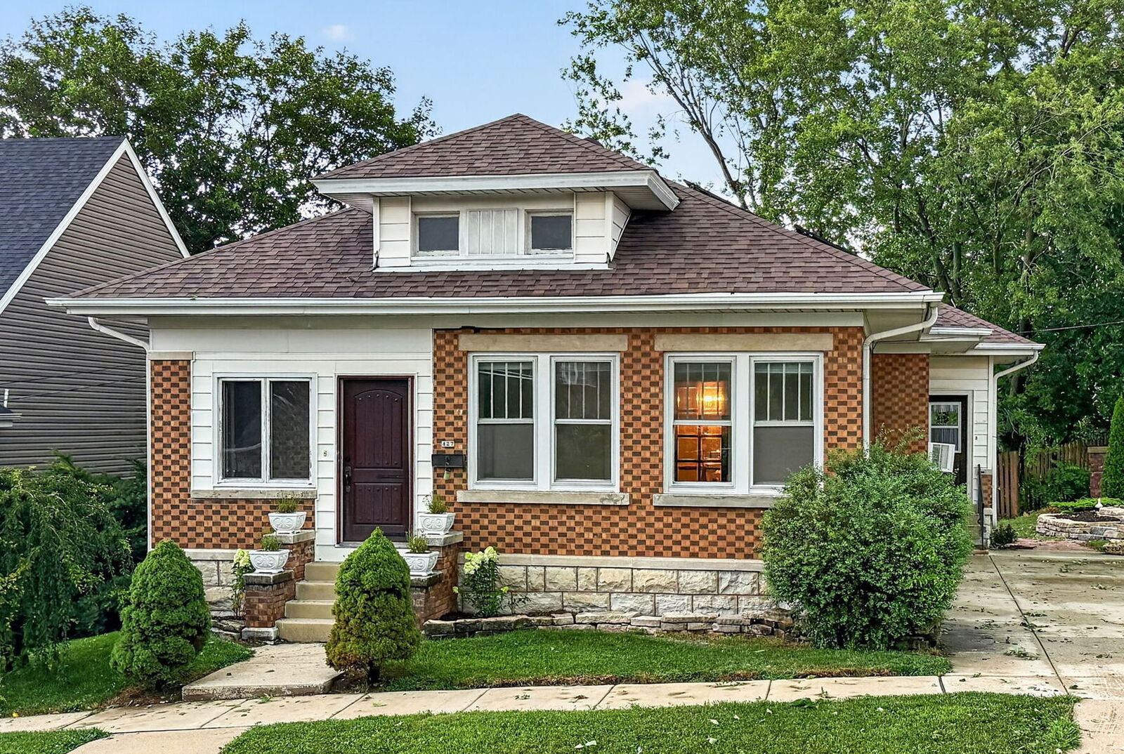 Property Photo: 427 Grant Street IL 60439