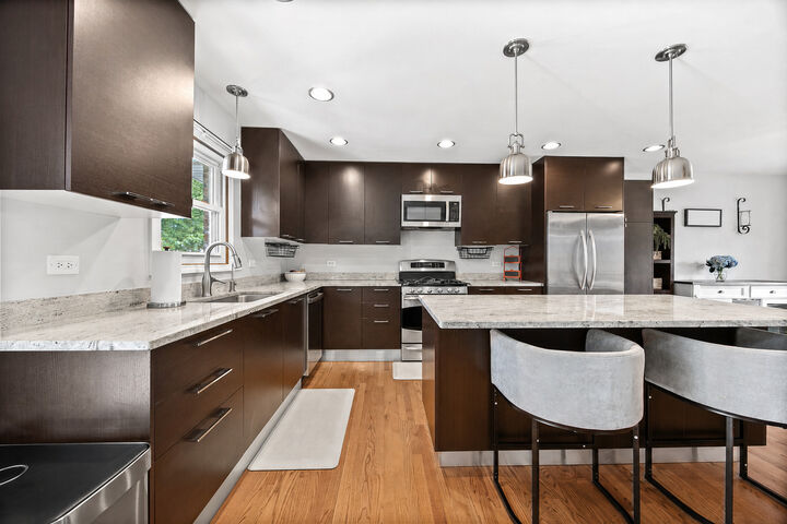 Property Photo:  10S520 Havens Drive  IL 60516 