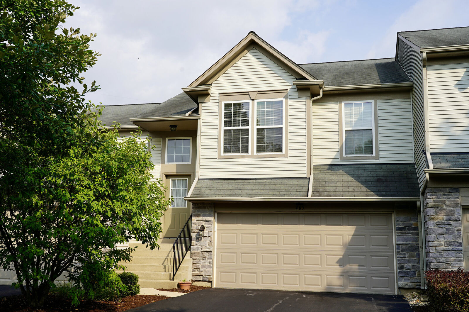 Property Photo:  465 Metropolitan Street  IL 60502 