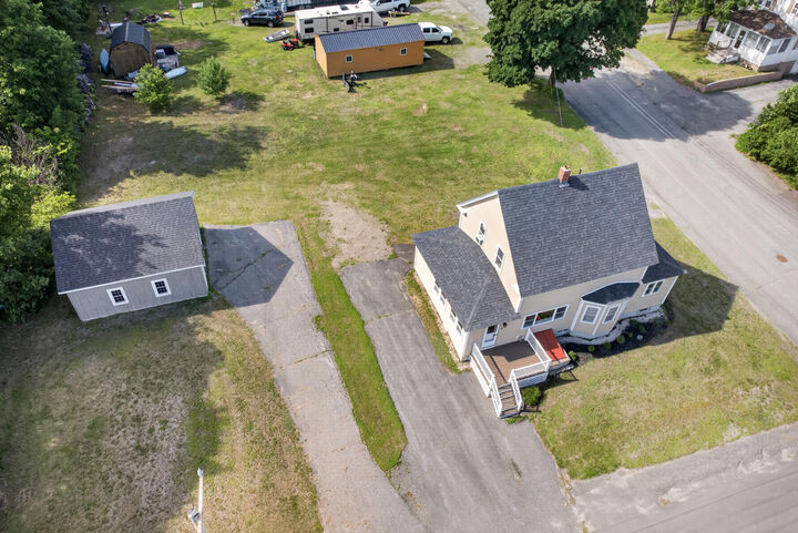 Property Photo:  4 Knox Street  ME 04462 