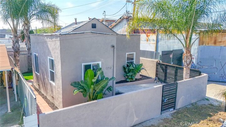 Property Photo:  1712 E 57th  CA 90058 