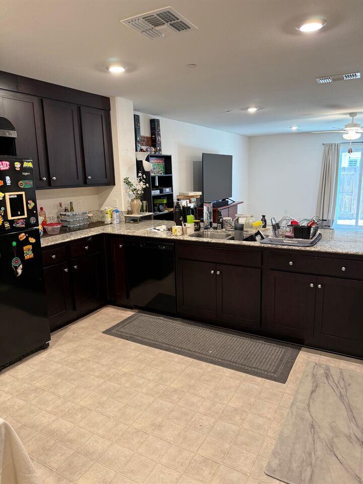 Property Photo:  794 Dean Court  CA 95341 