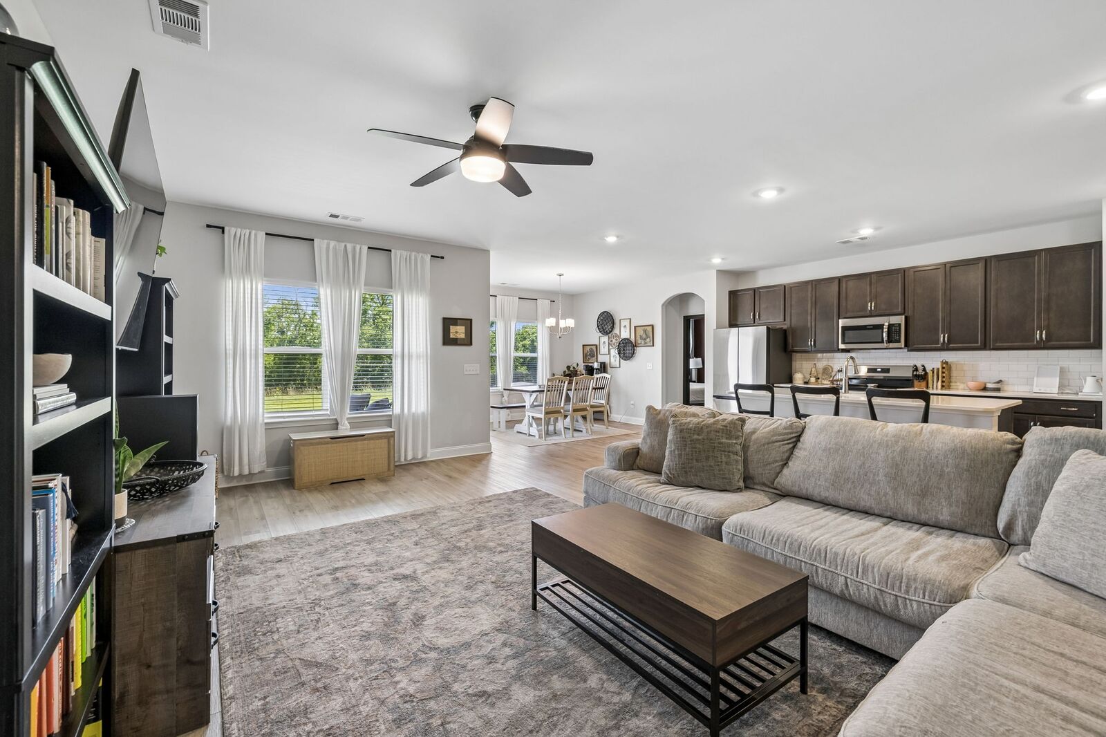 Property Photo:  2073 Creekland View Blvd  TN 37207 