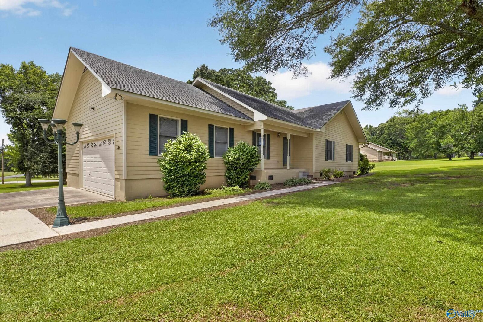 Property Photo: 34 Weatherly Avenue AL 35950