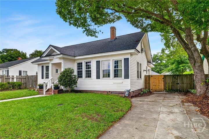 Property Photo:  2124 E 39th Street  GA 31404 