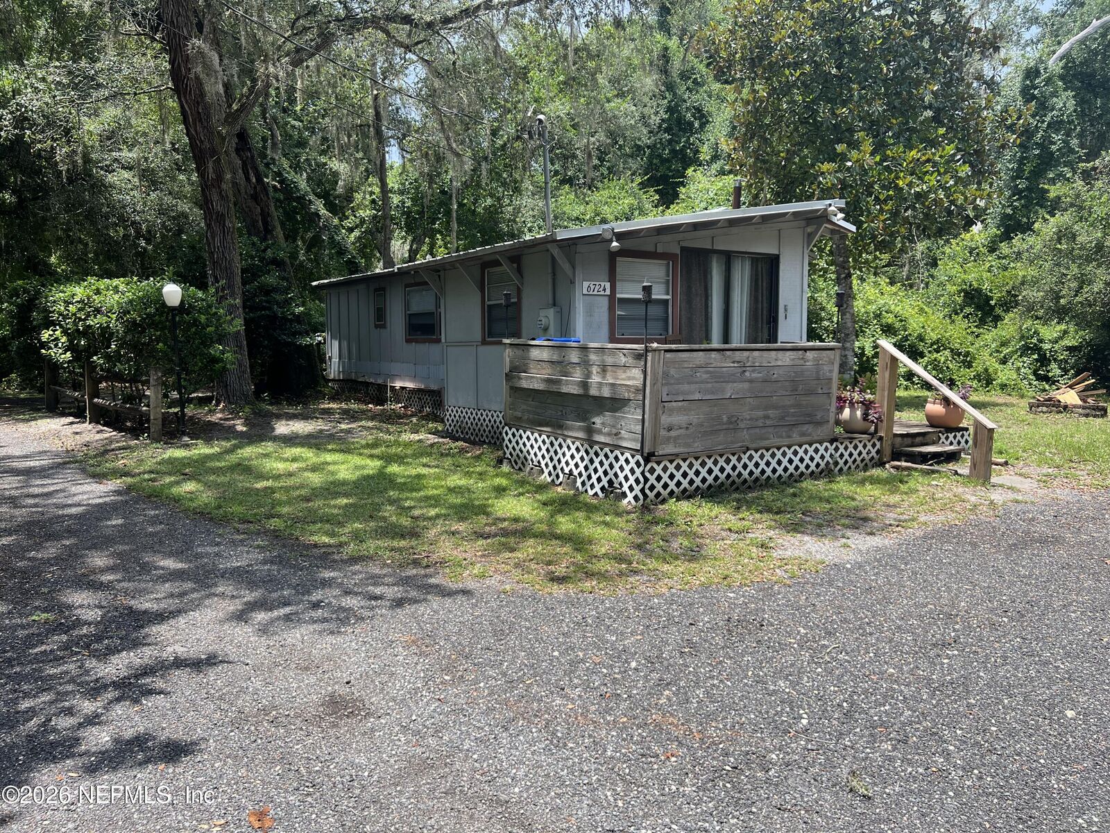 Property Photo: 6724 County Road 214 FL 32656