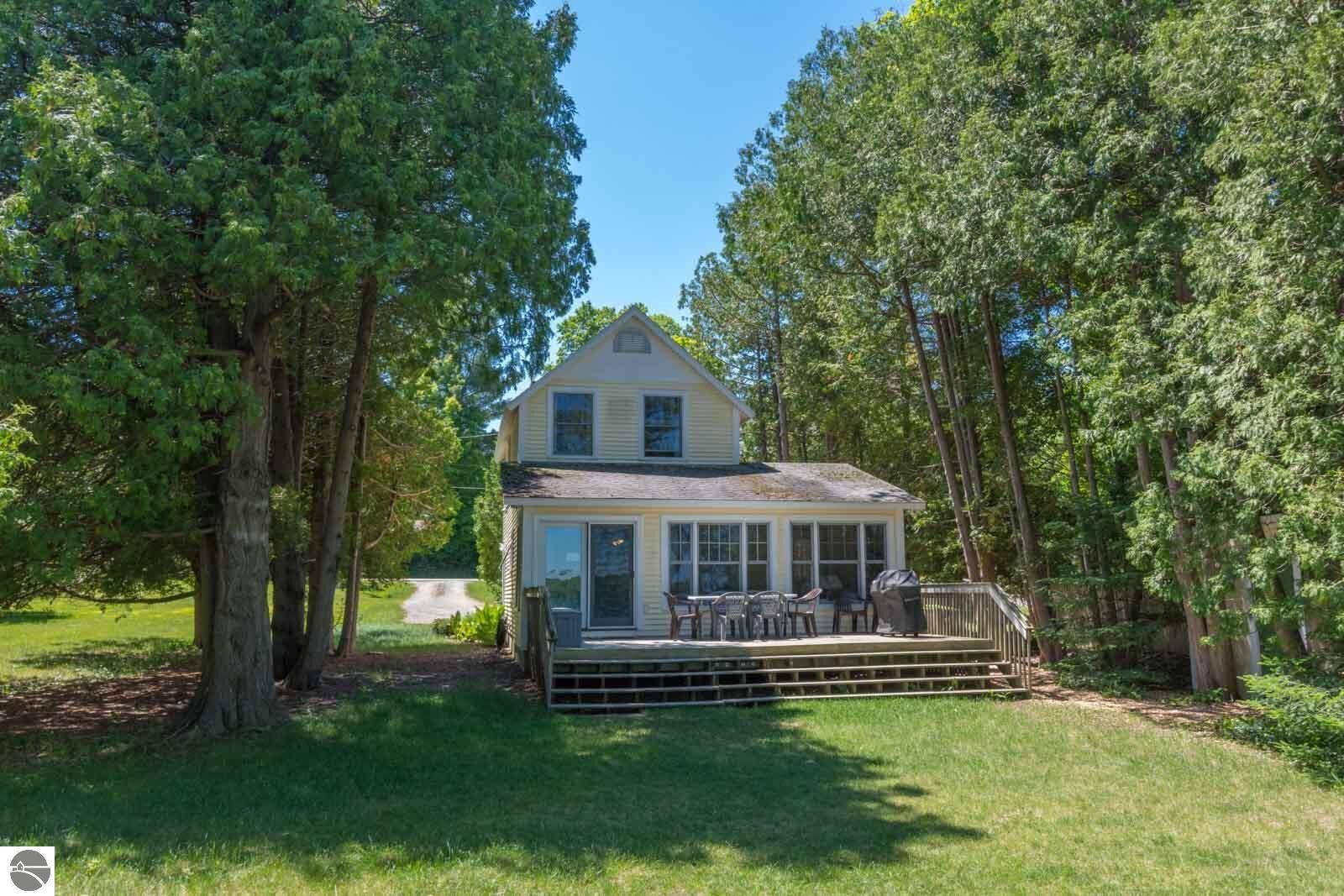 Property Photo:  530 E Harbor Highway  MI 49664 