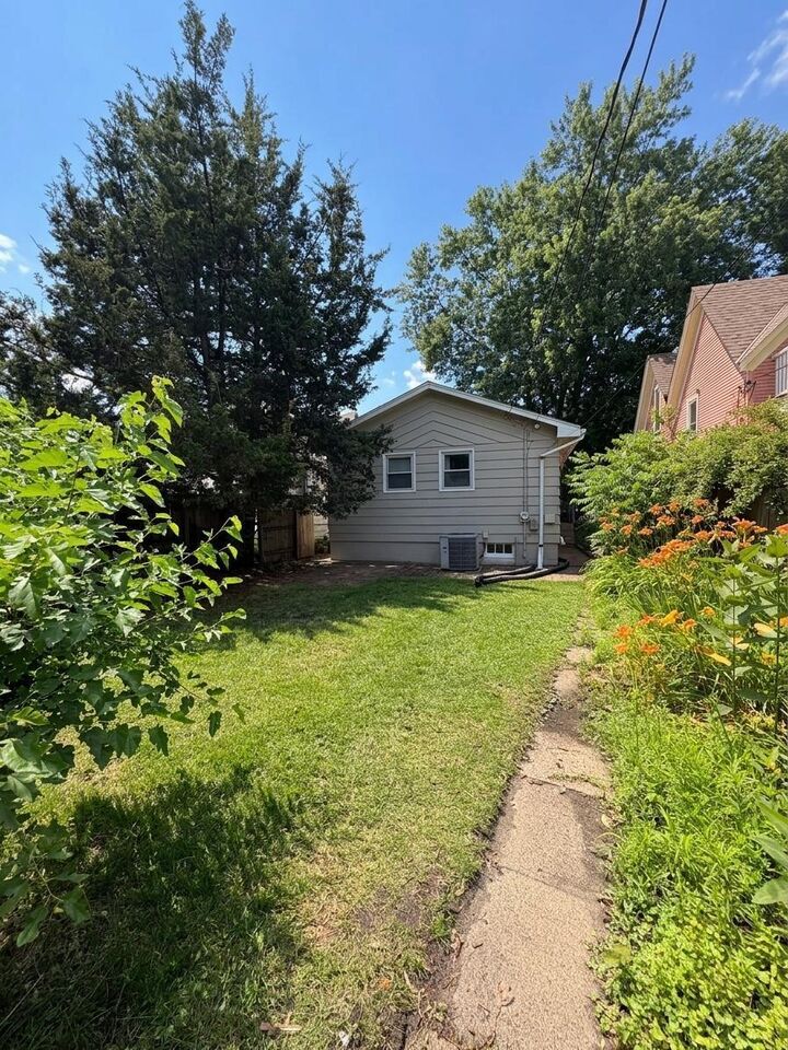 Property Photo:  1315 Buchanan Street NE  MN 55413 