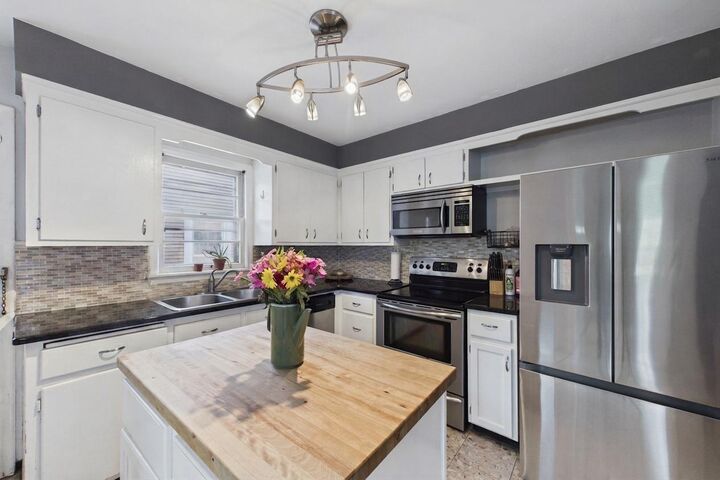 Property Photo:  1315 Buchanan Street NE  MN 55413 