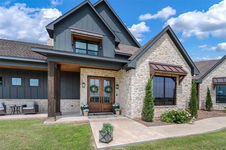 Property Photo:  249 County Road 359  TX 76252 