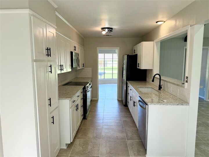 Property Photo:  904 Whispering Lake  LA 71107 