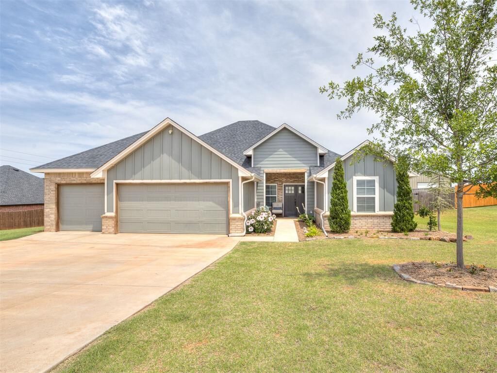 Property Photo:  1300 Maverick Pass  OK 73078 