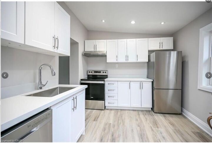 Property Photo:  1024 Cannon Street E  ON L8L 2H6 