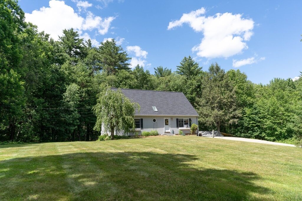 Property Photo:  1 Barefoot Ln  MA 01506 