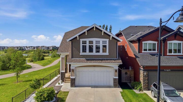 Property Photo:  468 Mahogany Boulevard SE  AB T3M 1M9 