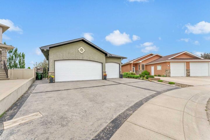 Property Photo: 28 Sierra Close SW AB T1B 0A8