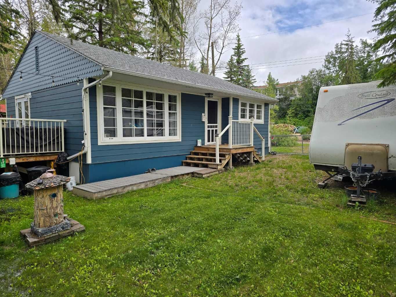Property Photo:  28126 Township Road 411 356  AB T4L 2N3 