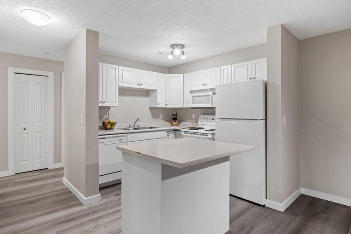 Property Photo:  2000 Millrise Point SW 2206  AB T2P 3W4 
