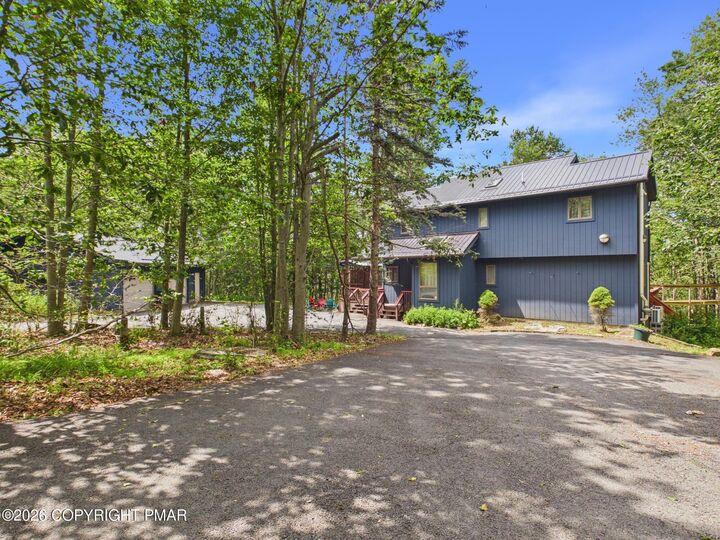 Property Photo:  674 Glen Circle Drive  PA 18466 