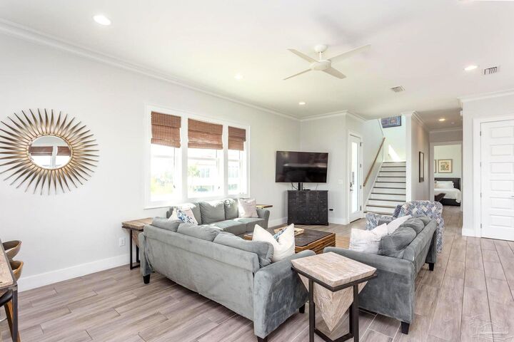 Property Photo:  307 Maldonado Dr  FL 32561 