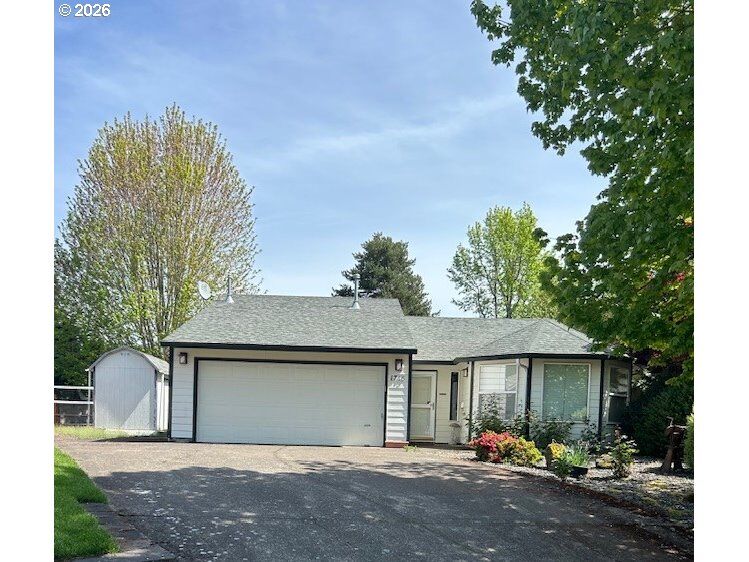 Property Photo:  1715 SW Songbird St  OR 97128 