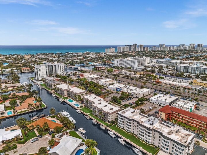 Property Photo:  3031 NE 51st Street 403W  FL 33308 