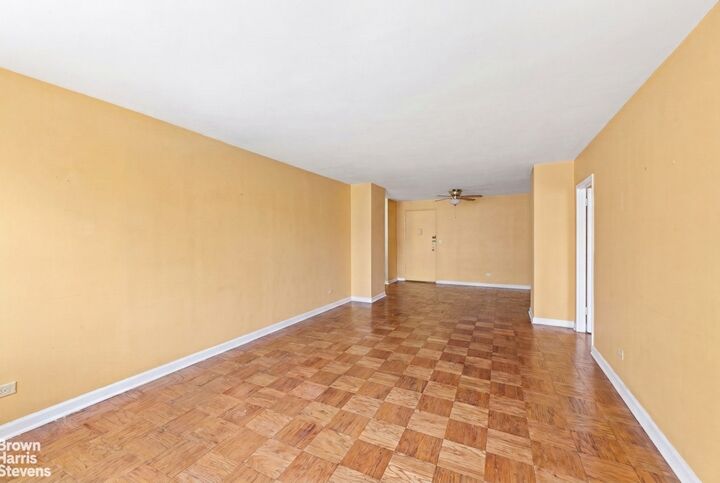 Property Photo:  77 7th Avenue 6P  NY 10011 