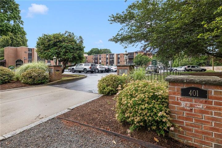 Property Photo:  401 Bellevue Avenue 308  RI 02840 