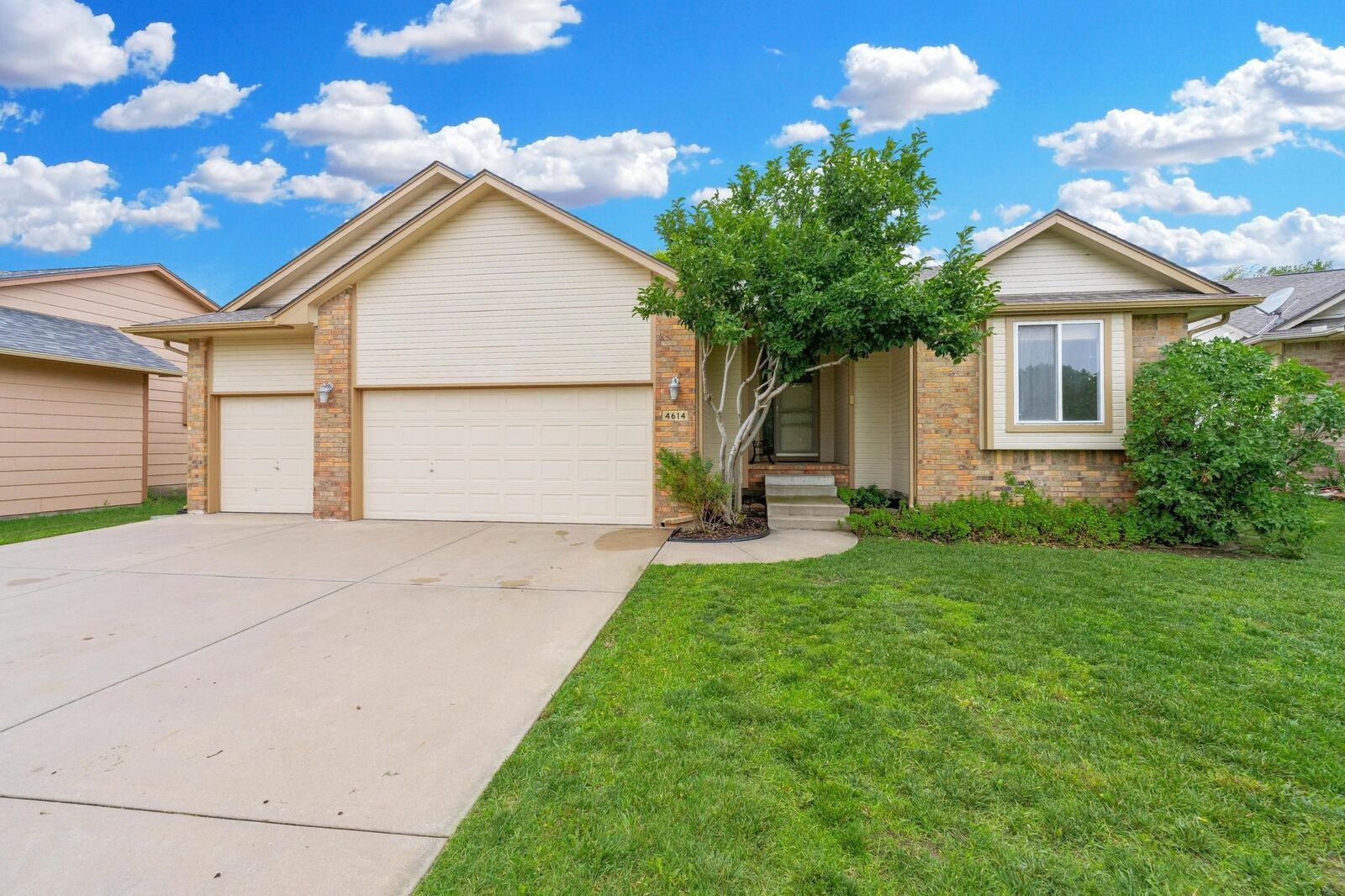 Property Photo:  4614 E Willow Point Ct  KS 67220 