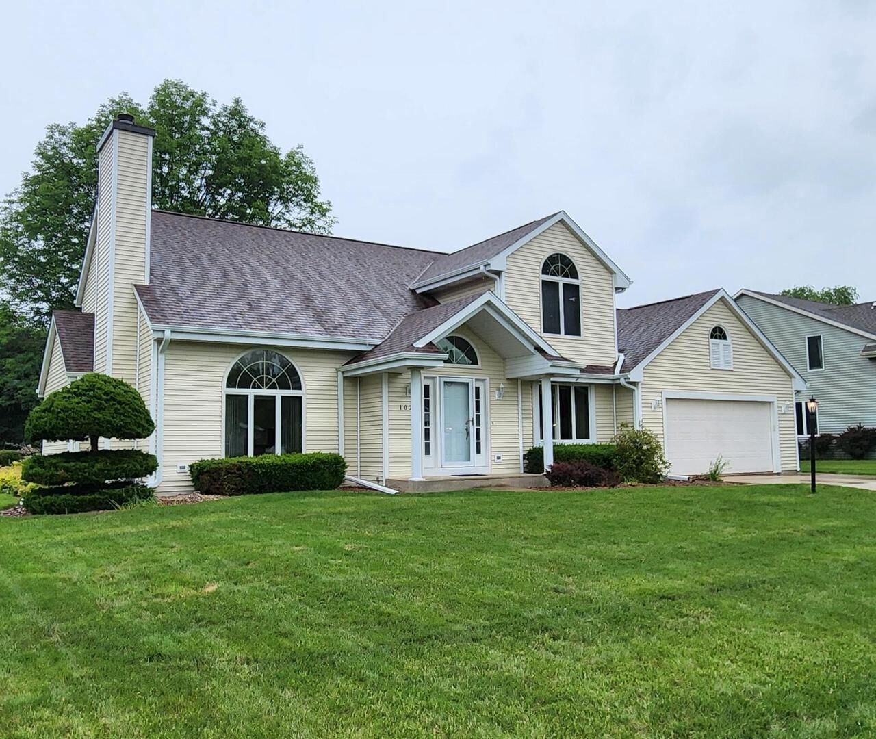 Property Photo:  1021 Burnwyck Drive  WI 53546 