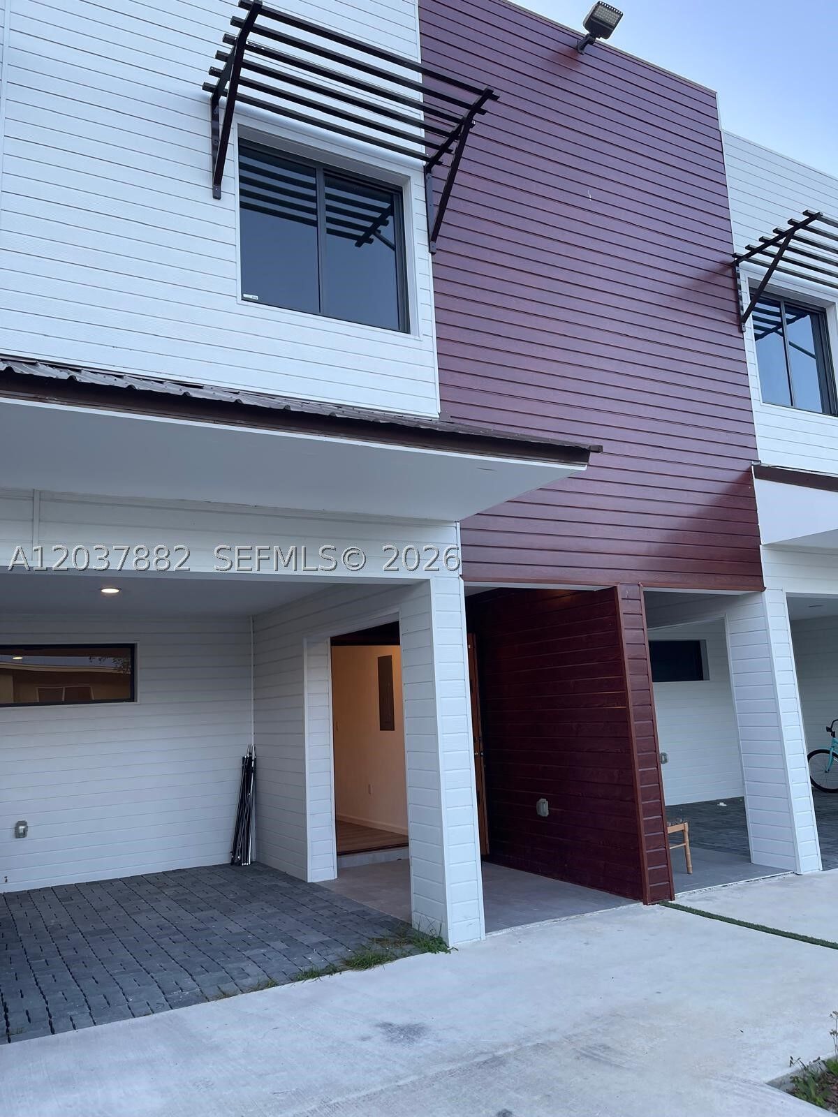 Property Photo:  916 NW 8th St 4  FL 33034 