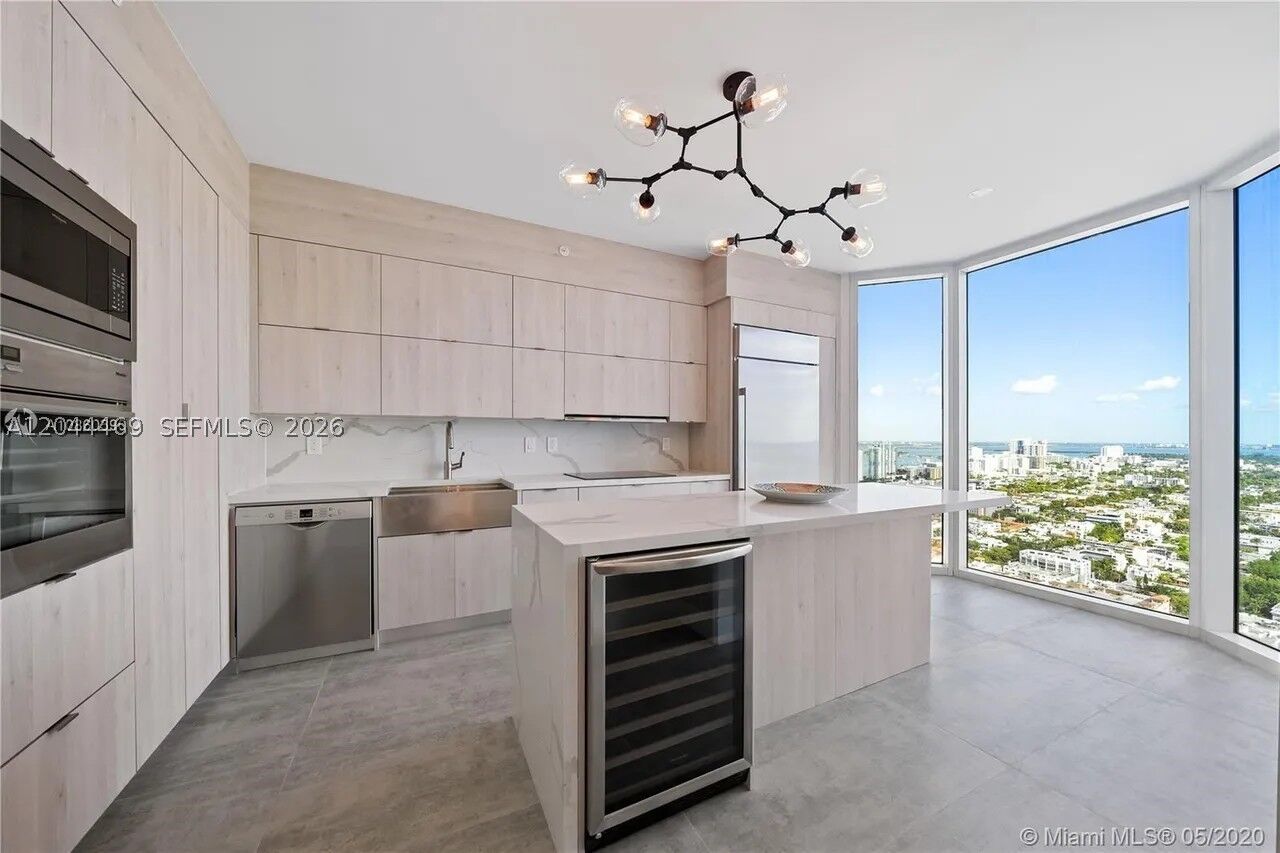 Property Photo: 300 S Pointe Dr 3604 FL 33139