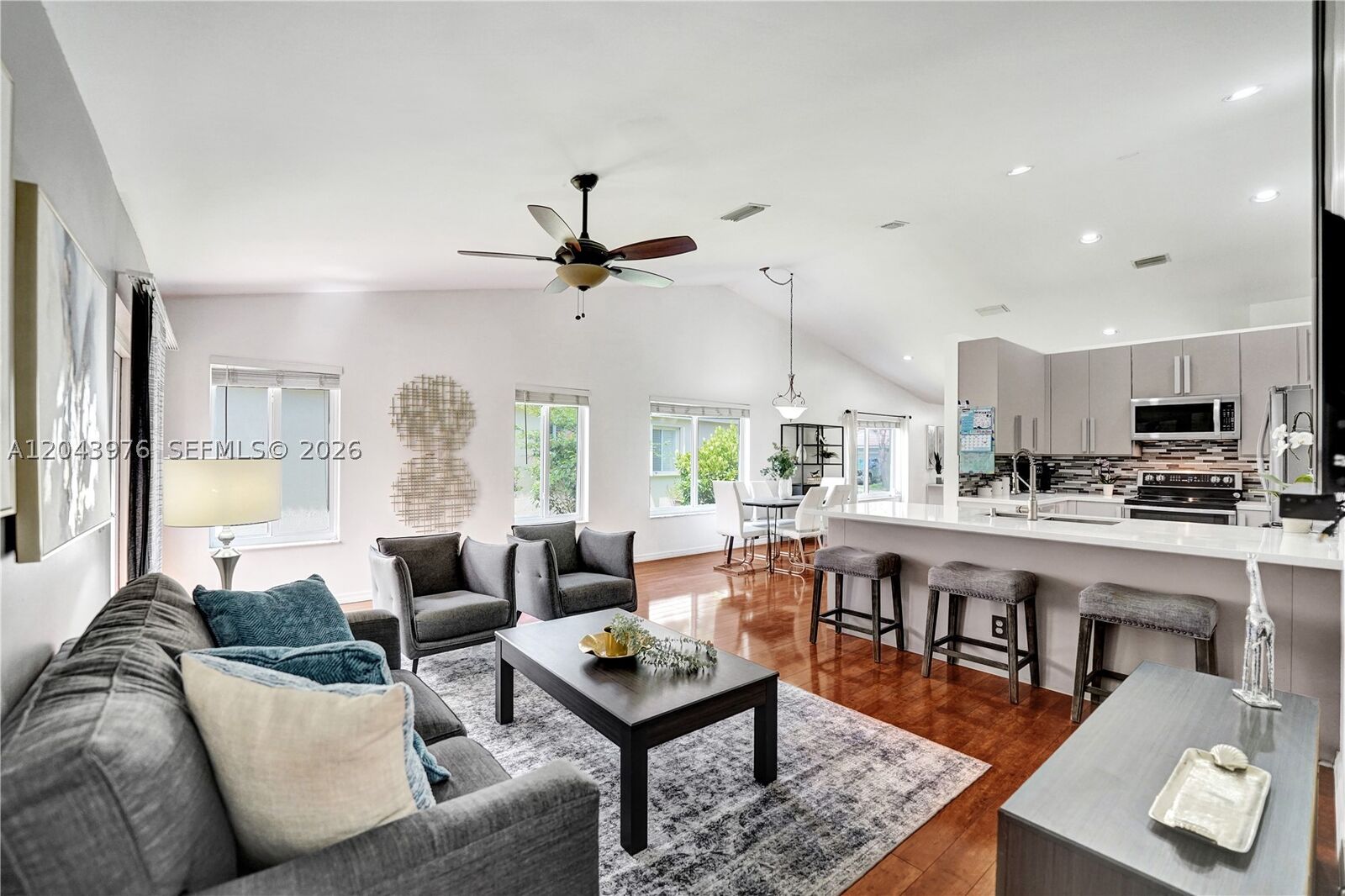 Property Photo: 4444 Dogwood Cir FL 33331
